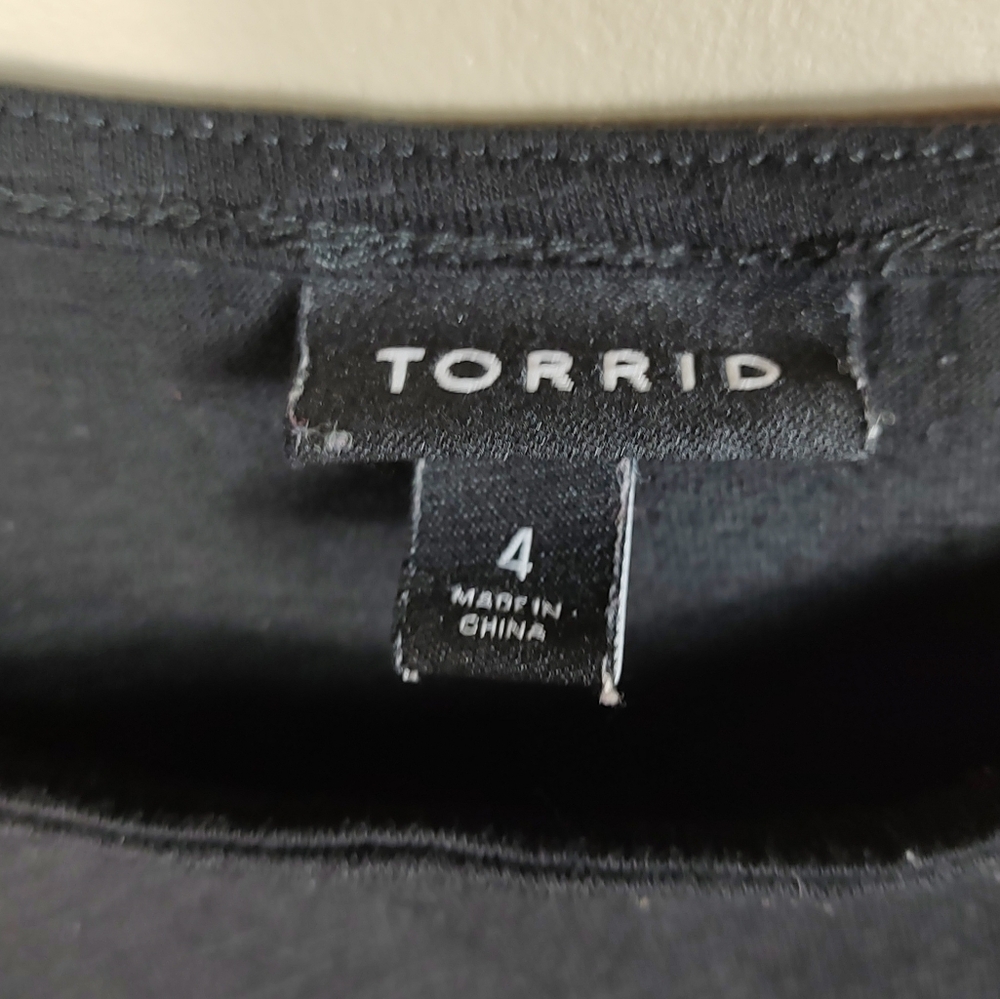 Torrid 4 Black Off The Shoulder Top - Picture 6 of 11